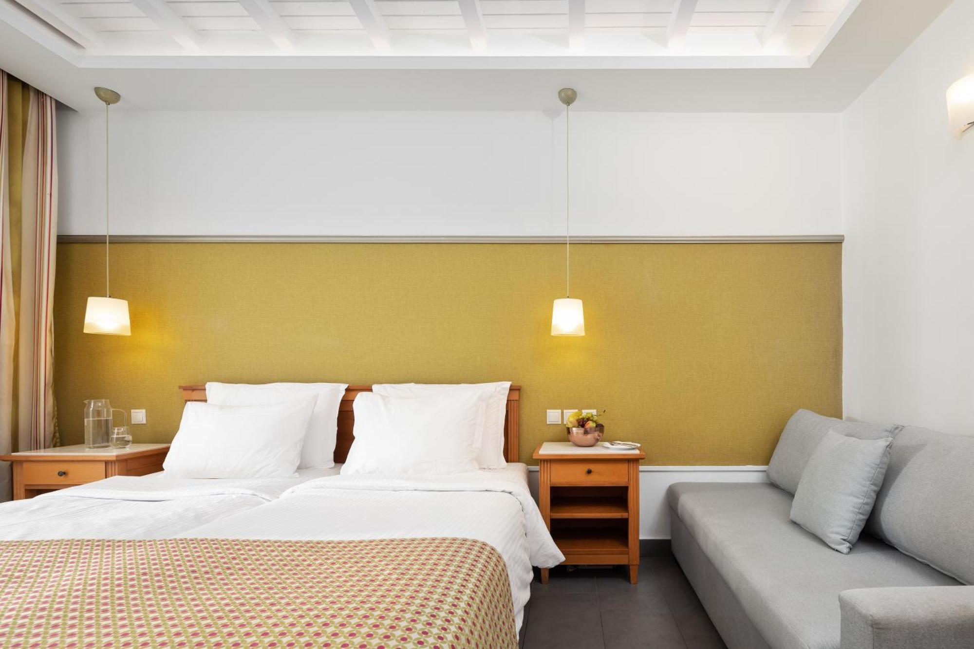 Sentido Apollo Palace Mesongí Exterior photo A room at the hotel